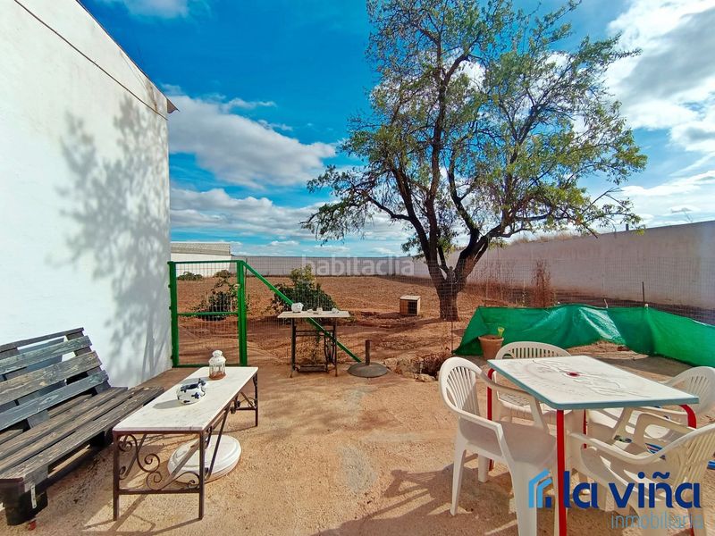 Foto a92a22bb-ead5-4c43-813b-8e94fe5872e0. Casa amb aparcament a Fuente de Piedra
