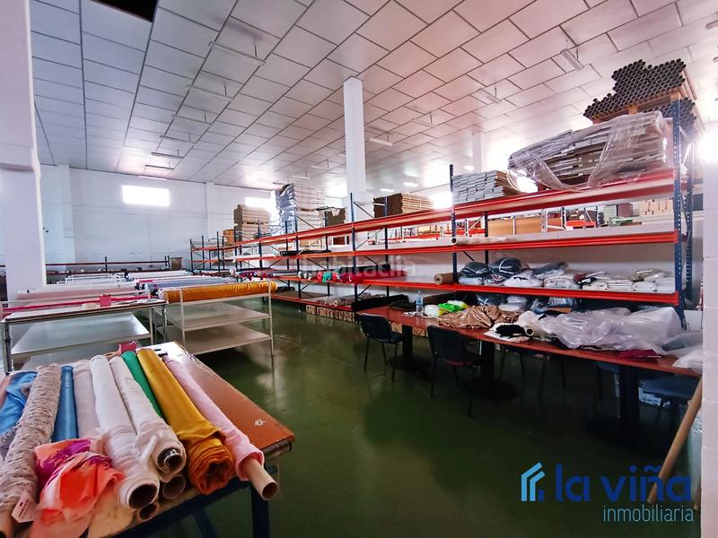 Foto 6b7ae6b7-cc68-467f-9ceb-f748643e057c. Nau industrial a Alameda