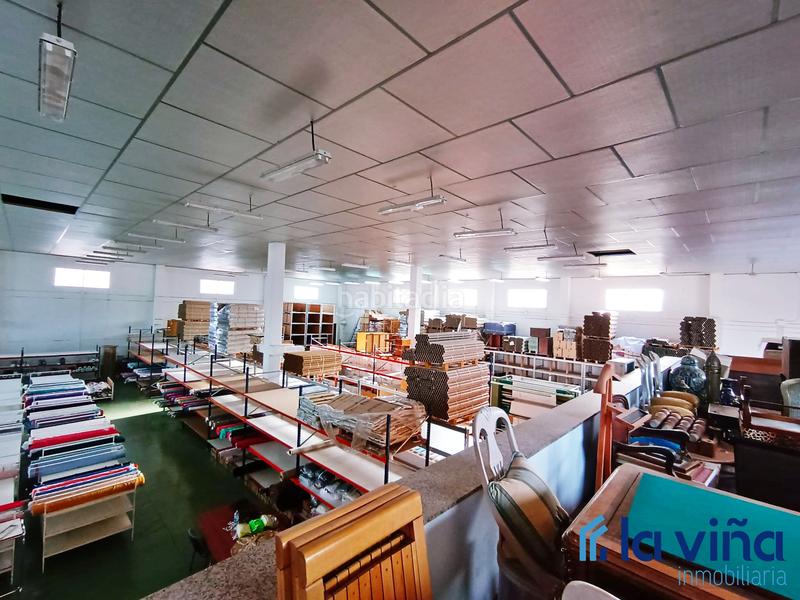 Foto aed2c653-d6a1-42ff-acd9-63f432f021ce. Nau industrial a Alameda