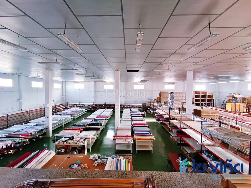 Foto be91a896-1cc8-48b8-9367-043b2cb0d038. Nau industrial a Alameda