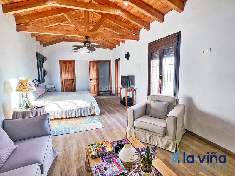 Foto c4b93242-88f1-427c-a057-eab10703055a. Casa amb xemeneia a Villanueva De La Concepción