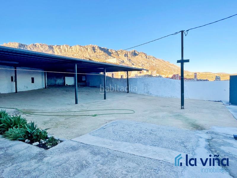 Foto cff7733f-be83-450d-972d-b1d509797c39. Casa amb xemeneia a Villanueva De La Concepción