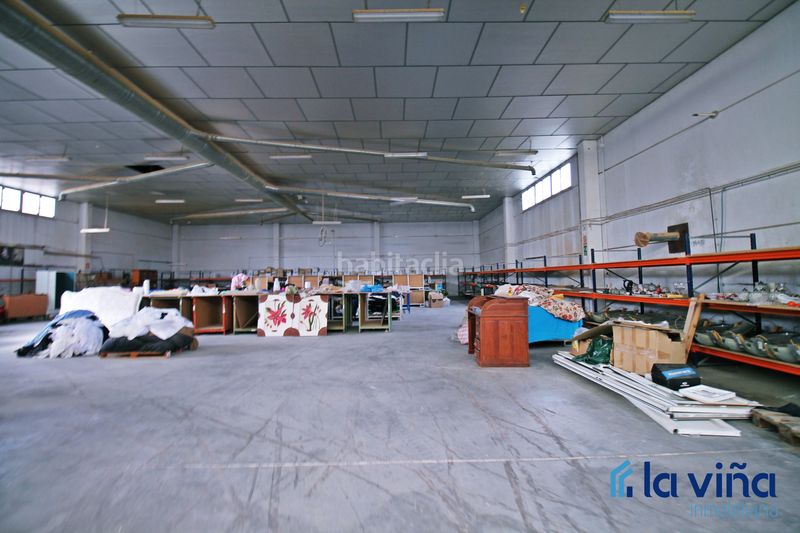 Foto afb238df-452a-4af7-9a80-26e6b49d4569. Nau industrial a Alameda