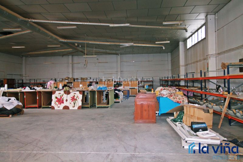 Foto c9b159e9-1010-42d3-be3e-b0a2c08f1595. Nau industrial a Alameda