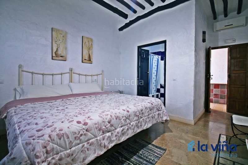 Foto 1eb50285-bb73-4125-bffd-99b184330c39. Masia amb xemeneia aparcament piscina a Martín de la Jara