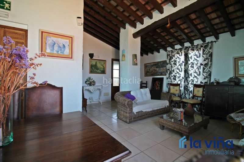 Foto 6d7982f5-23dc-4f90-bd8b-bdd142a8ad62. Masia amb xemeneia aparcament piscina a Martín de la Jara