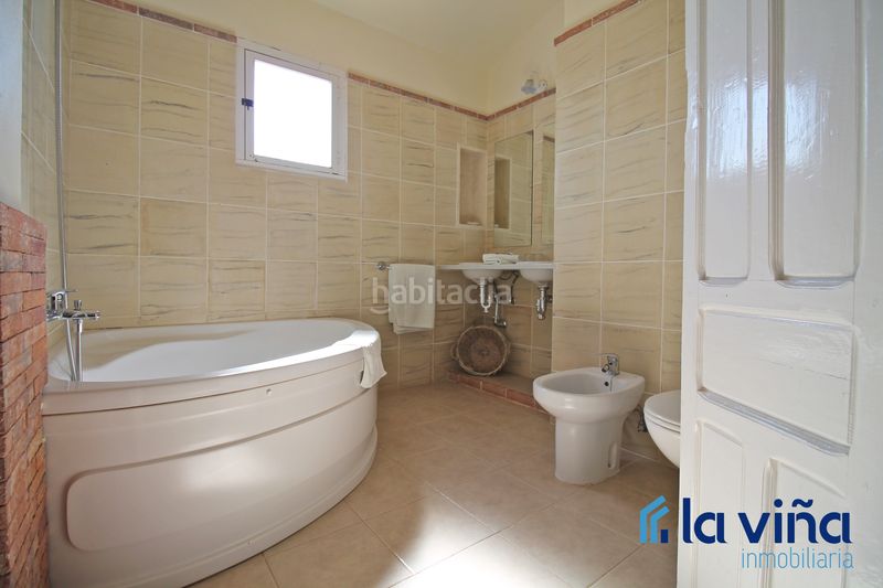 Foto 6d7c754d-038d-4789-9957-680c21d1ae52. Masia amb xemeneia aparcament piscina a Martín de la Jara