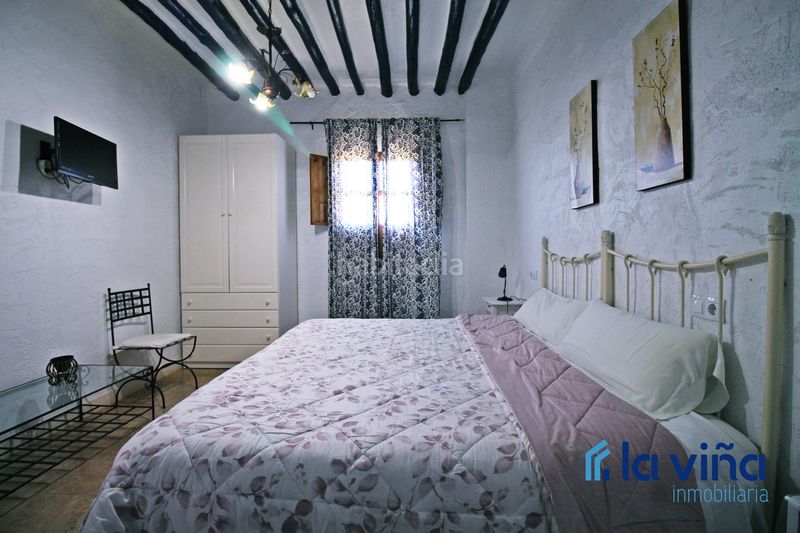 Foto fe87c0e5-448a-4fca-a762-7dfbc4048d56. Masia amb xemeneia aparcament piscina a Martín de la Jara