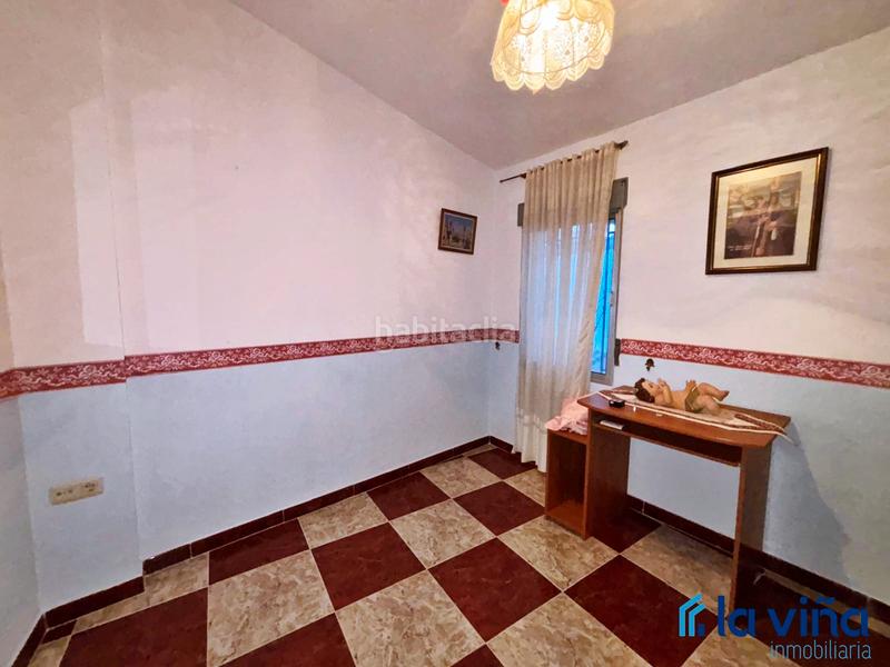 Foto ae10b33c-ba37-4f1b-b5ef-1188f3c78acc. Casa aparellada a Encinas Reales