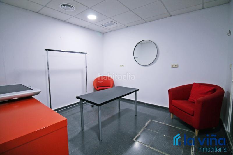 Foto b74a155a-51e3-405a-b21a-5393a176e24a. Oficina a Mollina