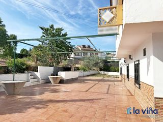 Maison à Loja. Ref:040626077 se vende casa + bar en fuente camacho – loja (gran