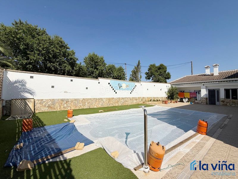 Foto 27e2f3fb-c7b5-41e5-87b3-2409849c8bda. Casa amb xemeneia calefacció piscina a Loja