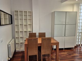 Appartement à Carrer de biscaia 327. Piso biscaia/ mallorca. calle peatonal. amueblado, ideal parejas
