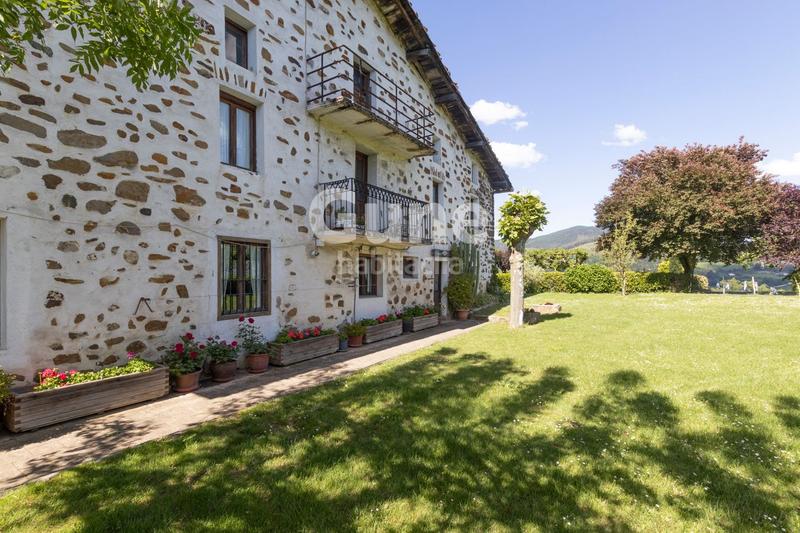 Foto eeb7e5f1-d1b3-4417-b436-7a1c1594fce2. Casa caserio en venta. en Urretxu