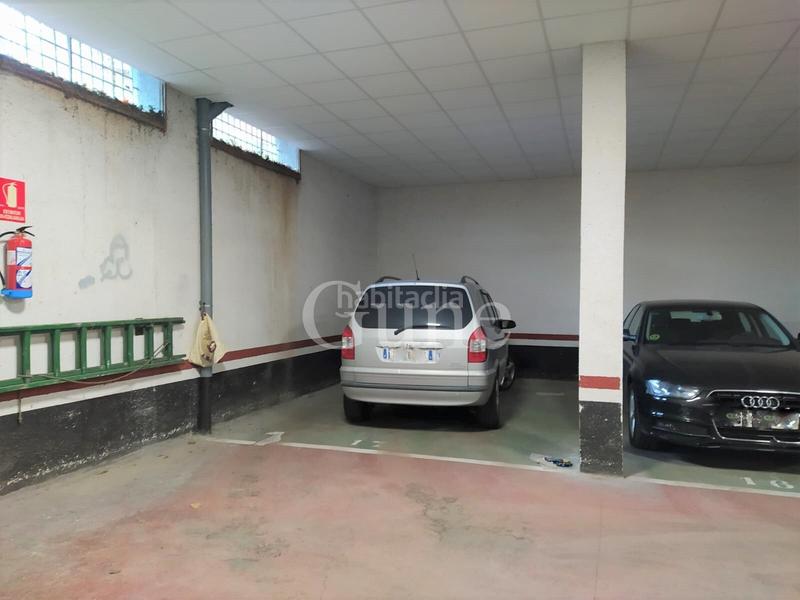Foto 4b3f1e5a-5e2e-490a-9e6c-43b9d5b06a48. Parking coche raya de garaje en venta, en Zumarraga