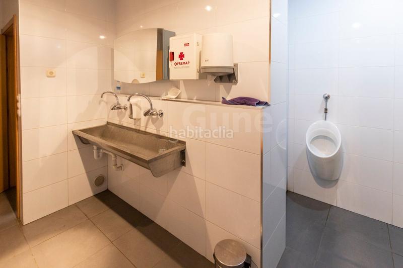 Foto b7824560-55da-449b-ae13-6b3a6b5494f2. Bâtiment à usage industriel dans Lazkao