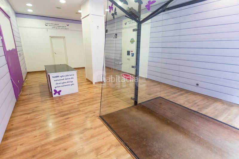 Foto aa50add3-1851-4dbb-a4be-67d41517813c. Lloguer local comercial a Beasain
