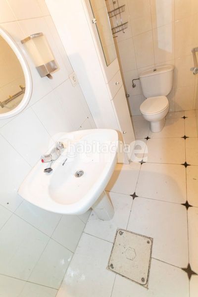 Foto e168347d-cda3-4fa2-a9a0-775f125fadaf. Lloguer local comercial a Beasain