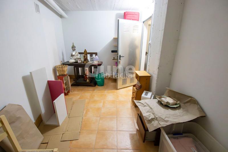 Foto cc68ec86-6068-405c-a0eb-f7e4cdcd906d. Local comercial local diáfano en jm iturriotz en Beasain