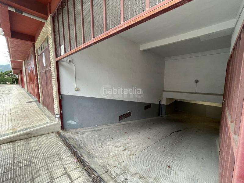 Foto e2d82431-bfc6-4f3a-9af9-e07bef41d50a. Aparcament cotxe a Lazkao