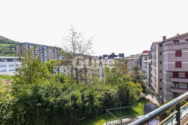 Foto d679a669-e407-4d40-9cf9-061c2add51f3. Pis amb calefacció a Urretxu