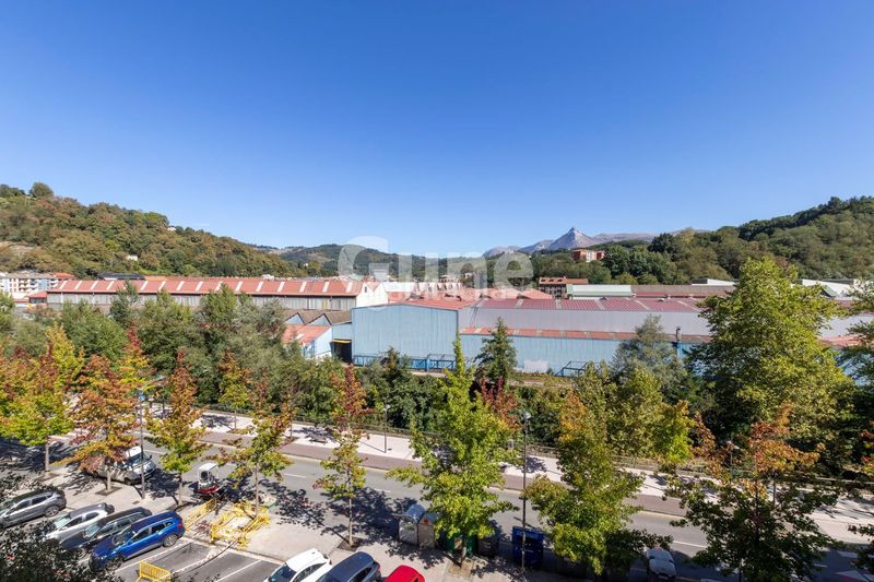 Foto f47e1858-556e-48c3-9a66-d31884b8a1fc. Etagenwohnung mit heizung in Beasain