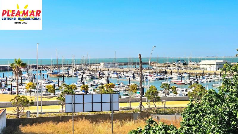 Foto be8f075b-2d7e-4f35-9567-4a339d2ed0fe. Chalet con parcheggio in Puerto Deportivo Chipiona