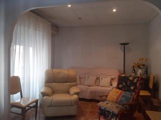 Casa adossada en Cam dels Magros - Casablanca. Vivienda unifamiliar en zona carrus para entrar a vivir