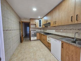 Location Rez-de-chaussée à Carrús Este. Amplia planta baja en elche, alquiler con opción a compra, zona