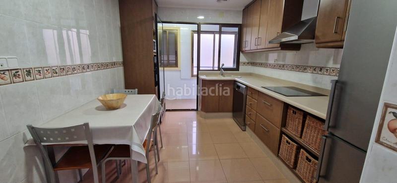 Foto d9f3f66e-2156-42c7-a1f4-16979120d1e2. Rent flat in Centro Elche / Elx