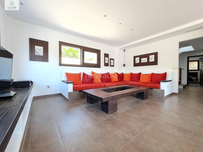 Foto 98e7440b-8bdb-484d-9d47-8786643cffdc. Location maison avec piscine dans Urbanizaciones Gandia