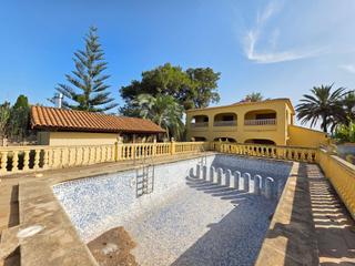 Casa a Bellreguard. Gran chalet en bellrguard