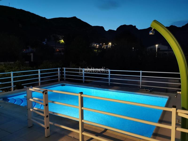 Foto 021a8f26-8aee-4754-b322-a6f999af0183. Chalet avec parking piscine dans Urbanizaciones Gandia