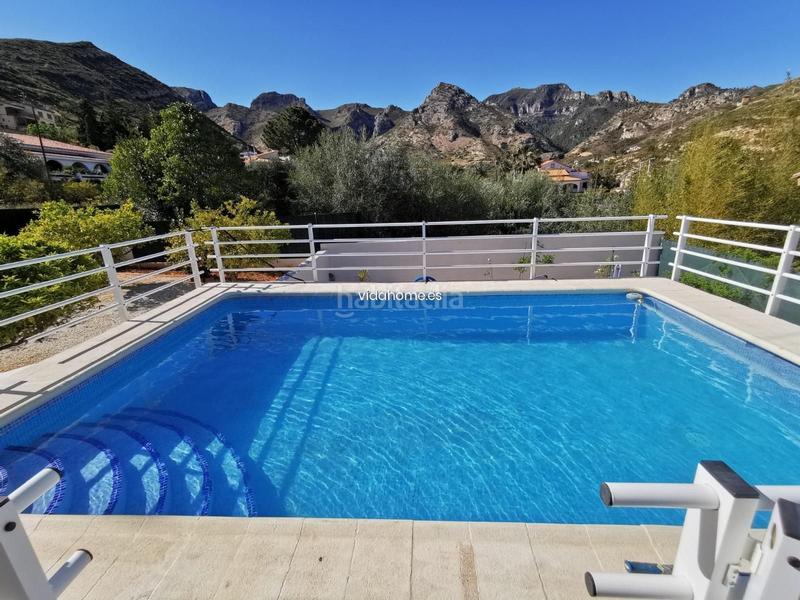 Foto 089f79f5-0276-4863-8c8a-b1a2e09cd031. Chalet avec parking piscine dans Urbanizaciones Gandia