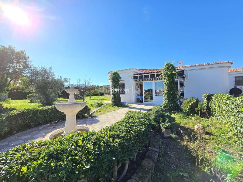 Foto 3b85b810-5f21-4e2f-b529-bee0dd11989e. Chalet en Urbanizaciones Gandia