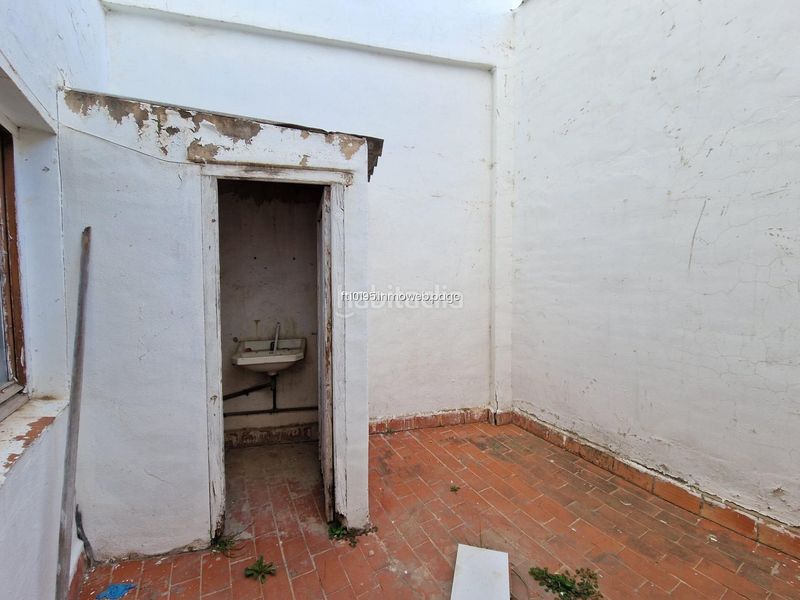 Foto 5d0991f7-3562-420f-8f8d-5eb150540374. Aparcament cotxe a Park Nord - Casona Gandia