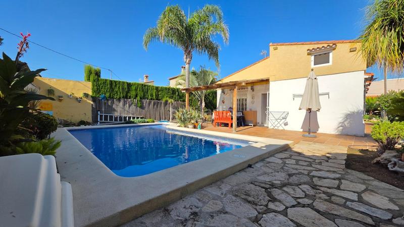 Foto 00951e0b-bd3a-4eee-a2f9-1acb3eeedc77. Chalet  en playa en Oliva playa Oliva