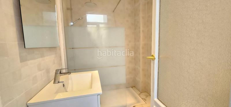 Foto ec1f77b5-71ee-4e32-a38a-6f6eee79b245. Pis a Oliva pueblo Oliva