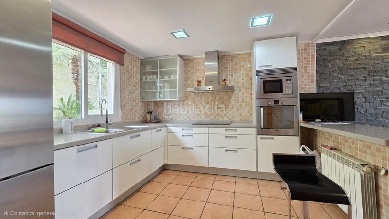Foto be6e003a-acea-4c7a-9e4e-7787da28de8d. Chalet en Urbanizaciones Gandia