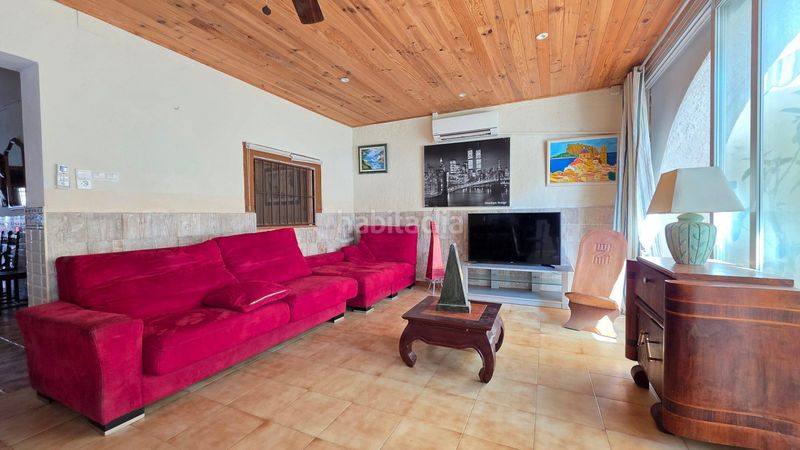 Foto 00b0d237-4f81-4e1a-8cad-38e674565dd6. Casa amb aparcament a Daimús