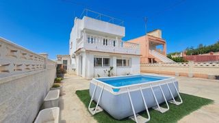 Chalet à Grau de Gandía-Marenys de Rafalcaid. Chalet a la venta en gandia