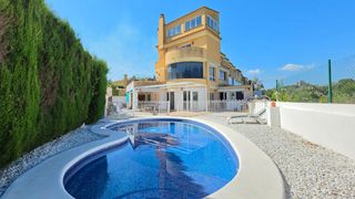 Semi detached house in Park Nord - Casona