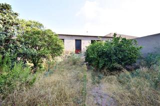 House in Mazarrón Casco Urbano. Casa para reformar con parcela