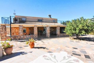 House in Carretera la cañada 1. Preciosa casa de campo en venta en valladolises