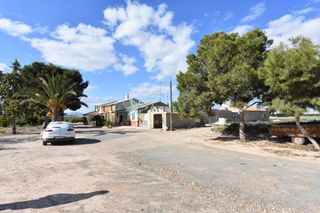Masia a Mazarrón Casco Urbano. Finca rústica de 46.000 m2 con dos viviendas, naves ganaderas, á