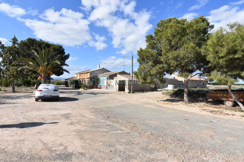 Foto cc1c22d8-8441-4331-891b-2df3f3cb12bc. Masia amb aparcament a Mazarrón casco urbano Mazarrón