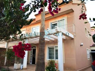 Triplex in Calle sierra de la pila 5. Precioso tríplex a la venta en puerto de mazarrón