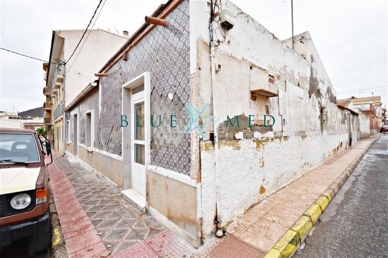 Foto 76d65017-1ea3-425a-bd84-14336b412dd4. Terreno residencial en calle serrano 20 solar edificable en el centro en Mazarrón