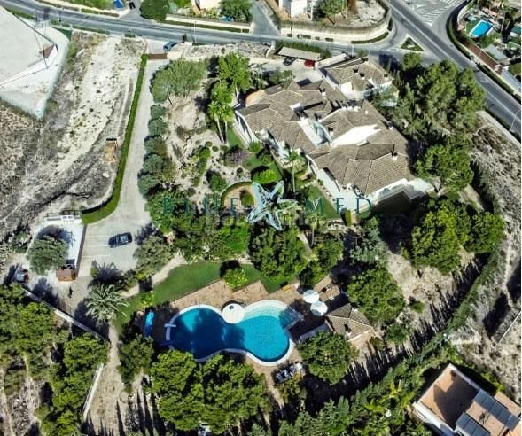 Foto a0907387-1515-4915-9083-6652aa4a2acc. Chalet en calle de la ribera sn impresionante chalet en urbanización altorreal en Molina de Segura