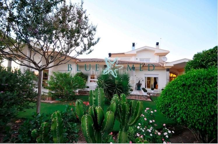 Foto c2cf3c15-b74a-46fe-a3df-880888fabbda. Chalet en calle de la ribera sn impresionante chalet en urbanización altorreal en Molina de Segura